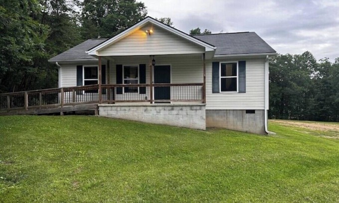 Saint Helens Casa | Casa Bonita 1block from PMRP