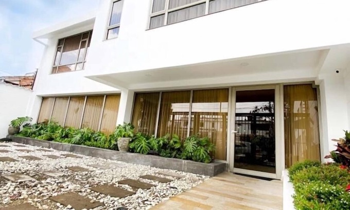 Suba Casa | Casa majestuosa en Bogotá de lujo y privada, buena ubicación, nueva y espaciosa