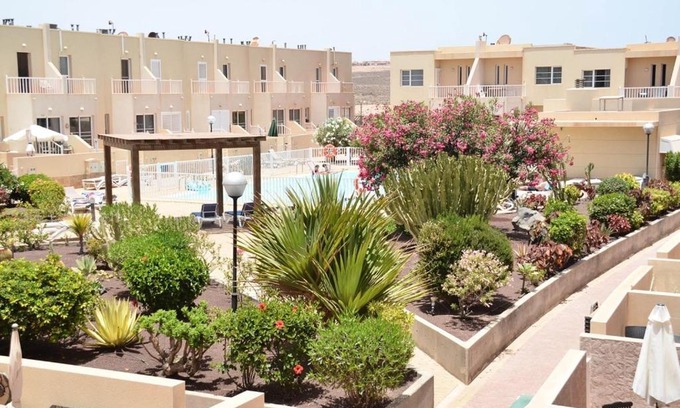 Caleta de Fuste Casa | Casa Caleta, Beautiful 3-Bed Home, large patio & communal pool