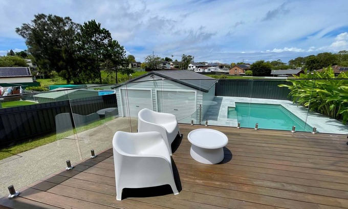 Belmont North Casa | Casa Calvi - Central location with Pool