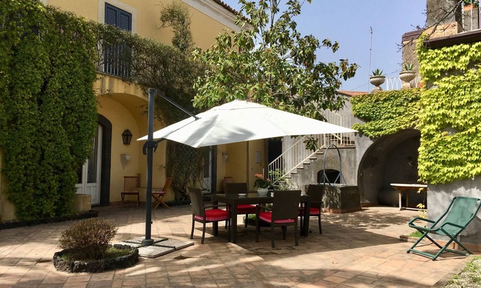 Viagrande Villa | Casa Camelia, una hermosa casa de campo de estilo siciliano