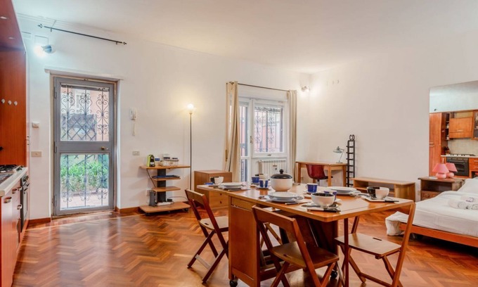 Quartiere XXVIII Monte Sacro Alto Apartamento | Casa Camelia by Rentbeat