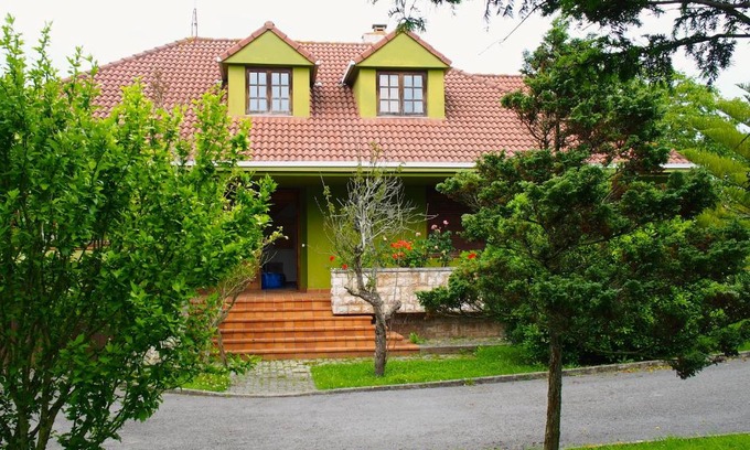 Alfoz de Lloredo Casa | Casa Camelia