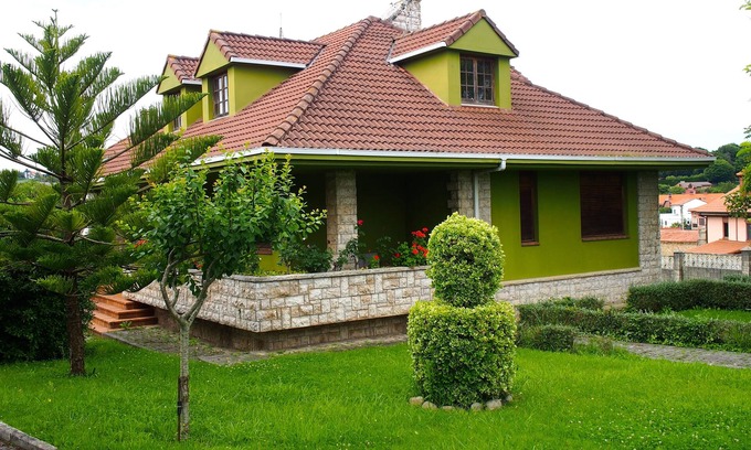 Alfoz de Lloredo Casa | Casa Camelias a 3 KM de Santillana del Mar