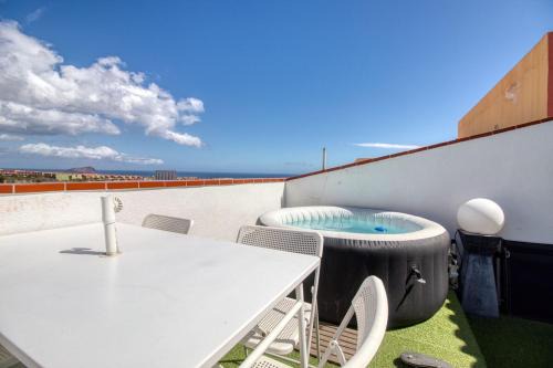 Las Chafiras Apartamento | Casa Canaria bei Golf del Sur mit Meerblick Jacuzzi 4 Schlafzimmer und 2 Badezimmer perfekt für Familien und Gruppen