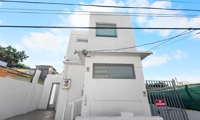 Santurce Casa | Casa Canova | Duplex Full Home For 14PPL @San Juan