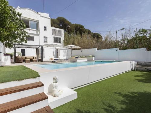 El Canyet Casa | CASA CANYET con piscina a un paso de Barcelona y la playa