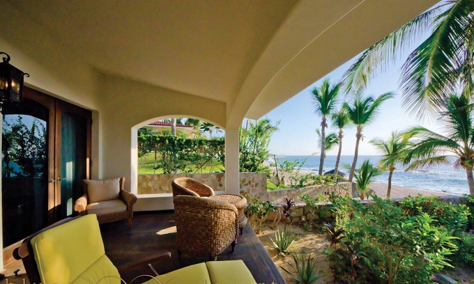 Marina Villa | Casa Captiva Summary: