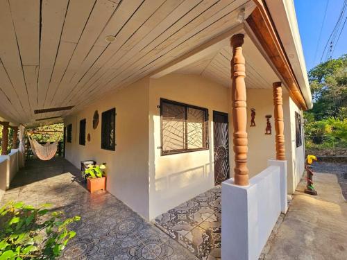 Las Lomas Apartamento | Casa Cariad ,Home away from home by Playa Bejuco