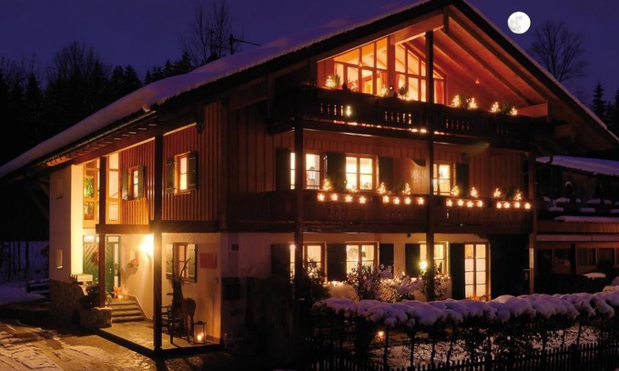 Tiefenbach Apartamento | Casa Claudia - die schöne 4-Sterne-Fewo - im Sommer Bergbahntickets inclusive