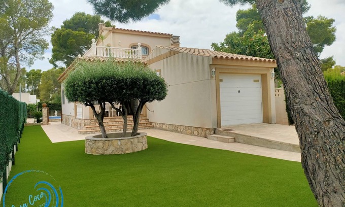 Les Tres Cales Chalet De Esquí | Casa Coco Piscina privada