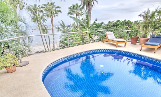 La Cruz de Huanacaxtle Casa | Casa Colibri - Private Beachfront Oasis