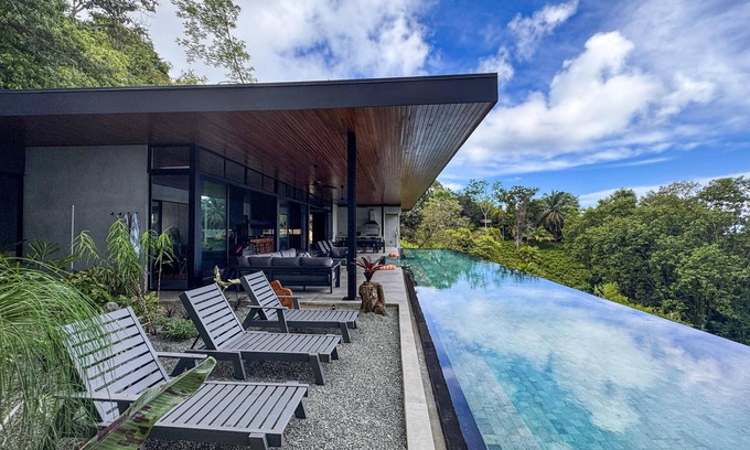 Savegre Casa | Casa Colibri, one of a kind masterpiece home