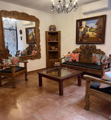 Santiago Chalet De Esquí | Casa Colonial en Santiago Pueblo Mágico by Adhoc