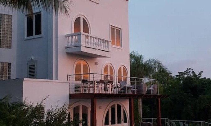 Puerto Real Casa | Espectacular villa con vistas inigualables, renovación completa completada en mayo de 2017