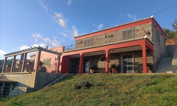 Tabua Casa | Casa com Boas Dimensões em Zona Calma