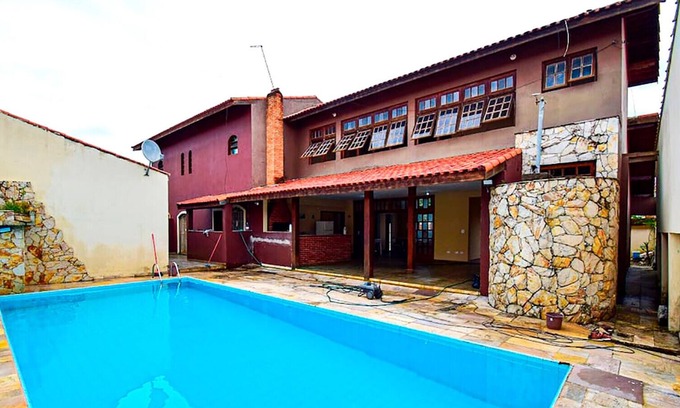 Jardim Imperador Casa | Casa com lazer a 500 metros da praia em Peruíbe