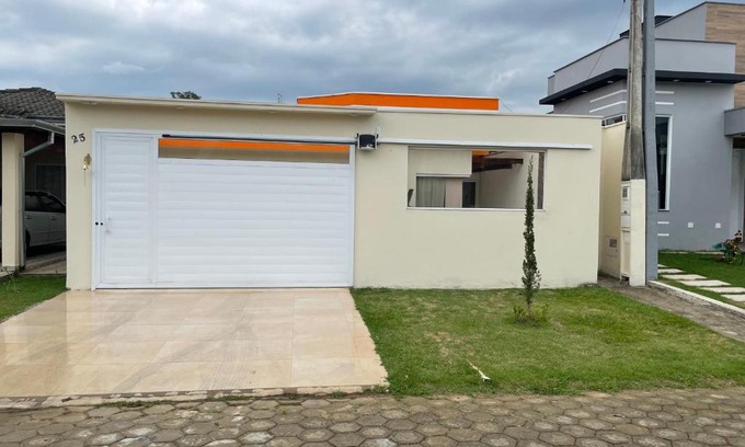 Cachoeira Paulista Casa | Casa com piscina em condomínio