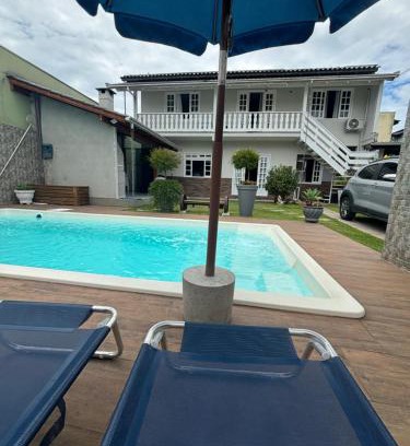 Jardim Iate Clube Casa | Casa com piscina Balneário Camboriú CasaAlbertiBc