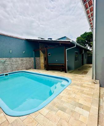 Centro Casa | Casa com Piscina a 100metros da Praia NavegantesSC- RECANTO DO JESA