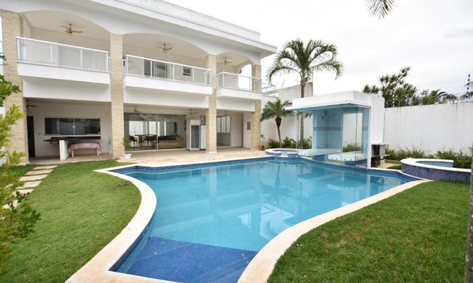 Jardim Virginia Casa | Casa com piscina a 150m da praia da Enseada