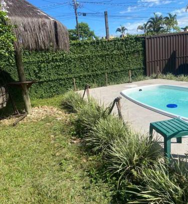 Pontal do Parana Apartamento | Casa com piscina a 500 metros da praia
