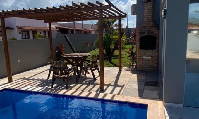 Touros Casa | Casa com Piscina e Jardim, a 400m da Praia de águas quente. Aceita seu animal.
