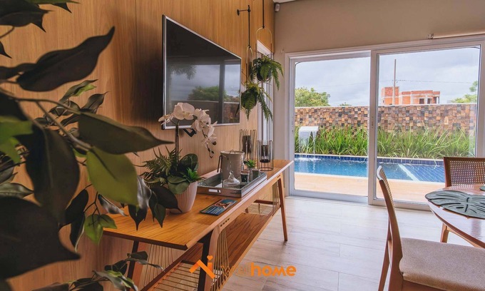Pardinho Casa | Casa com piscina em condomínio no interior de SP