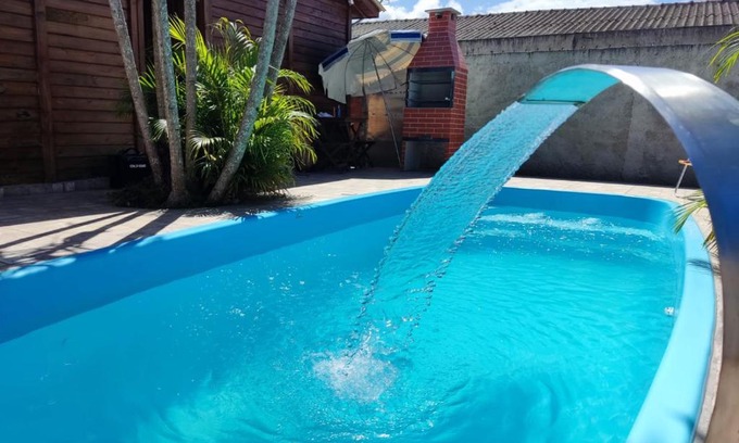Matinhos Casa | Casa com Piscina Tv e Wi-fi, pertinho do Mar