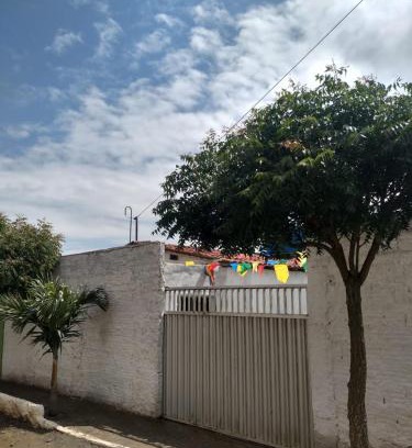 Surubim Casa | Casa com quartos privados e ambientes partilhados