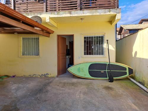 Rio Vermelho Norte Casa | Casa com trilha para praia 2 quartos com garagem privativa