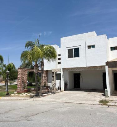 Torreón Casa | Casa completa y equipada 4 habitaciones 6 camas asador y juguetes para niños A 10 minutos de parques industriales, clínicas 71 y 16 del IMSS y del ISSSTE