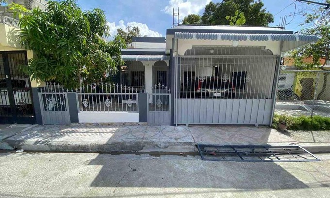 San Juan Province Casa | Casa con 2 Hab. y AC en zona central y segura