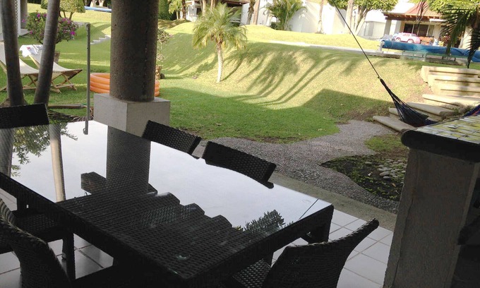 Xochitepec Casa | Casa con alberca y hermosos jardines en condominio, Santa Fe, Xochitepec Morelos
