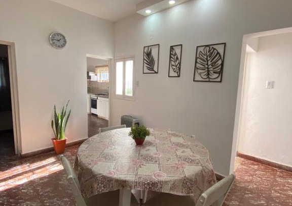 San Juan Casa | Casa con cochera doble y parrillero en zona estratégica