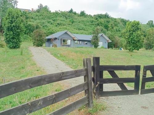 Llanquihue Casa | Casa con excelentes 2 habitaciones 1 Doble Matrimonial y otra 2 camas indiv con vista al volcán, Puerto Varas