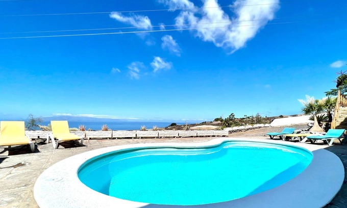 Guía de Isora Cabaña | Casa con piscina compartida vista directa al Mar