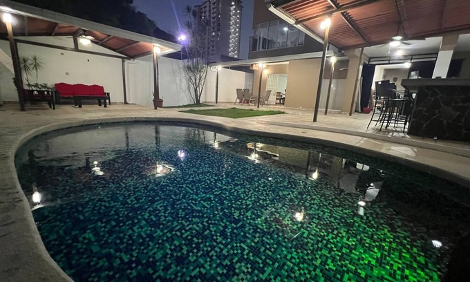 San Miguelito Casa | Casa con piscina en Limajo