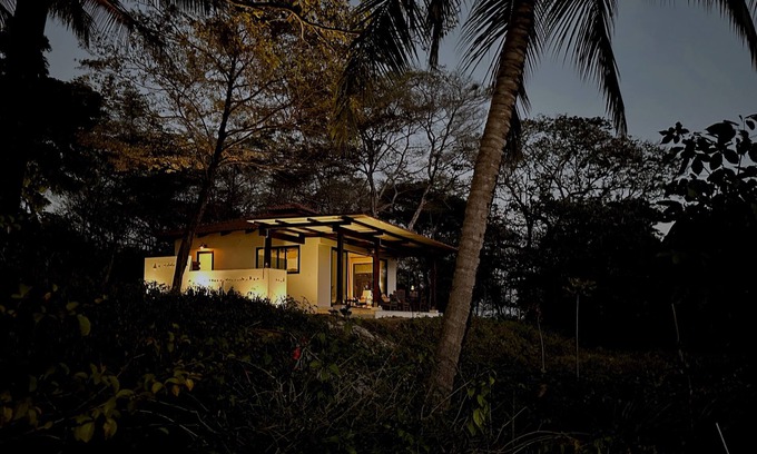 Cambutal Casa | Casa Concha at Luna Negra - private luxurious oceanfront paradise home