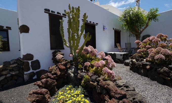 Guatiza Casa | CASA CONSULTORIO, casa de campo en naturaleza única.