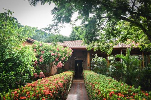 Santa Barbara Cama Y Desayuno | Casa Cora Bed and Breakfast