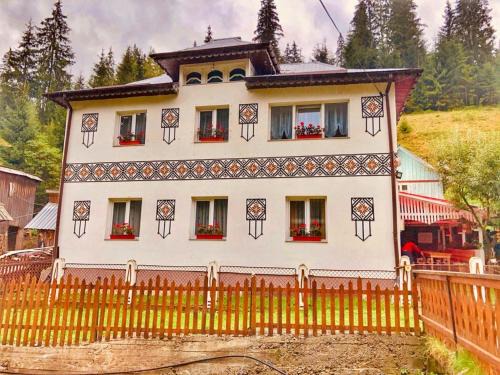 Ciocanesti Casa | Casa Craciun Ciocanesti
