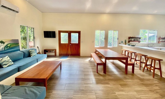 Pavones Casa | Casa Cucula - is totally awesome! Bring the whole family, walk to the surf.
