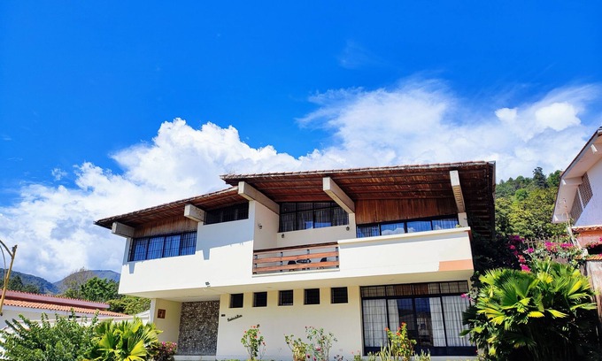 Mérida Villa | Casa Cumbre: Un hospedaje único en Mérida, con la mejor vista a la Sierra Nevada