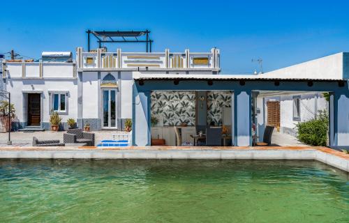 Luz de Tavira Casa | Casa D'Nossa, casa tradicional e Moderna, vista 360º, piscina de agua salgada