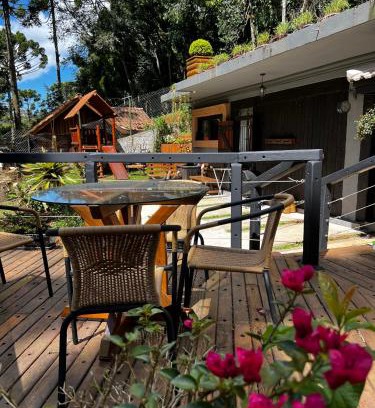 Vila Natal Casa | casa da flor com lareira