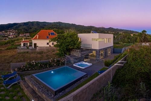 Prazeres Casa | Casa da Maloeira by An Island Apart