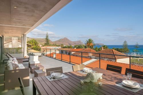 Vila Baleira Casa | Casa da Maresia by An Island Apart
