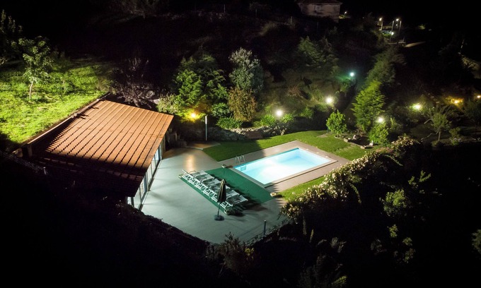 Guilhofrei Cabaña | CASA das Leiras. Where silence speaks and calm inspires!