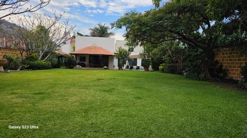 Jiutepec Casa | Casa de 1 nivel con alberca en fraccionamiento las Fincas.